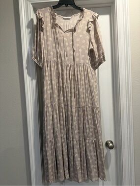 Light Taupe Floral Tiered Maxi Dress - Unknown Brand
